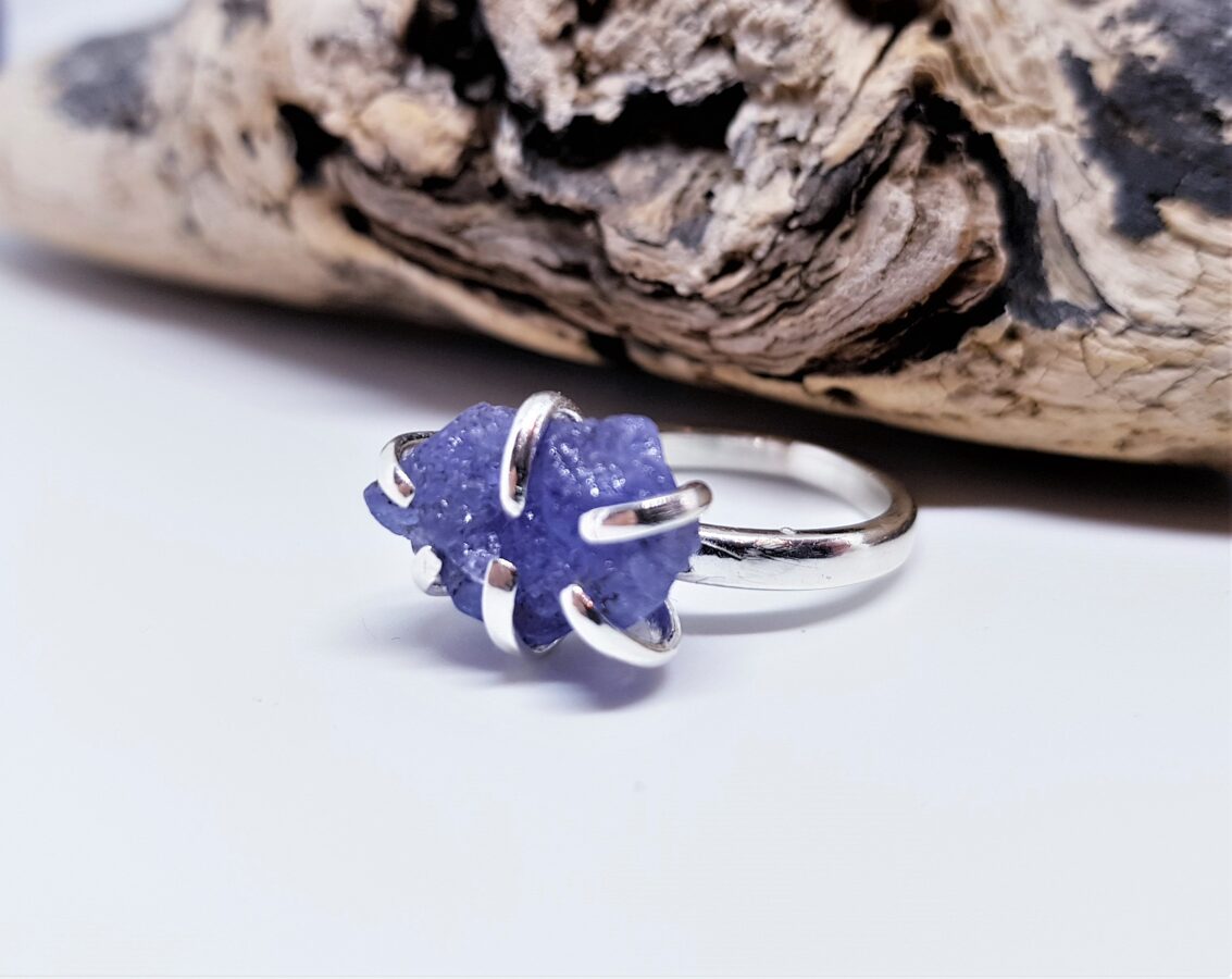 Silver Ring With Tanzanite "Out Of The Ordinary" (plain)