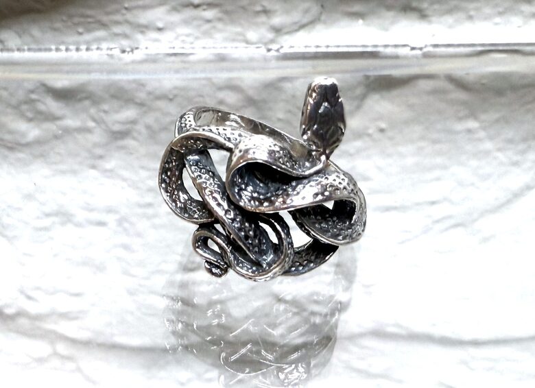 Sudraba gredzens "Čūska" (vidējs)