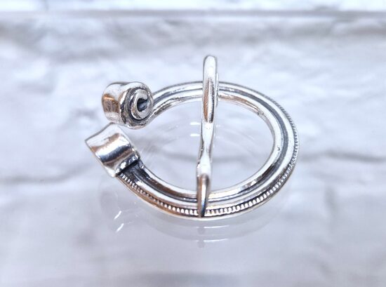 Silver "horseshoe" fibula (small, smooth with edging)