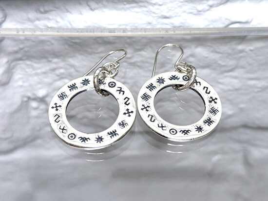 Silberohrringe „Sieben Schutzzeichen“ (mit doppelten Zeichen, kurz)