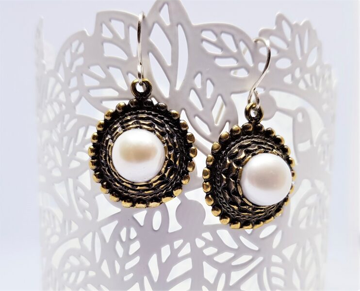 Bronzas Saules auskari ar dabīgu pērli