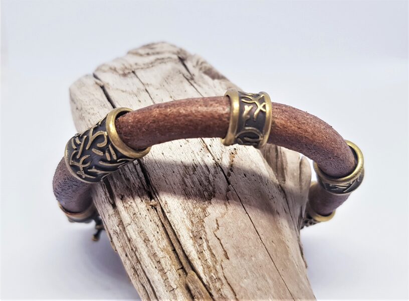 Leather bangle with bronze decors (brown, code BR_016)