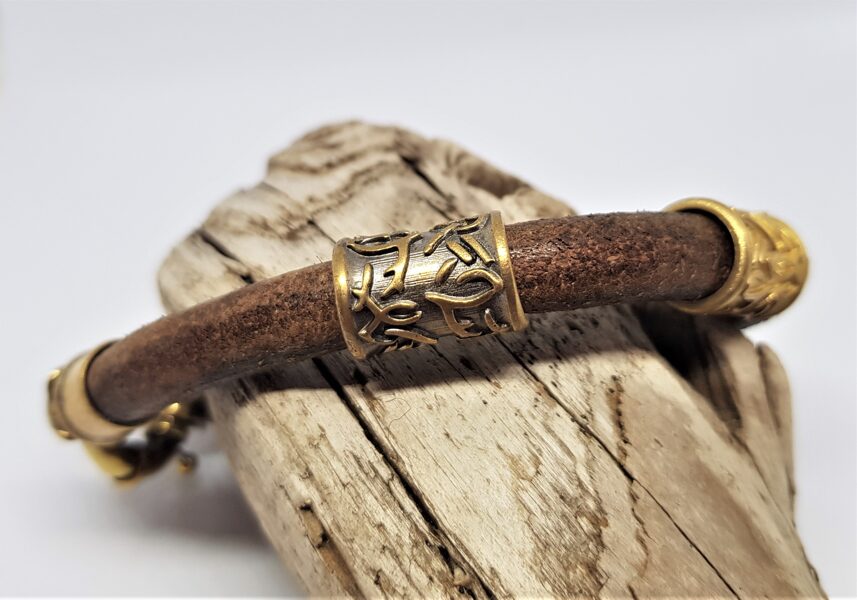 Leather bangle with bronze decors (brown, code BR_022)
