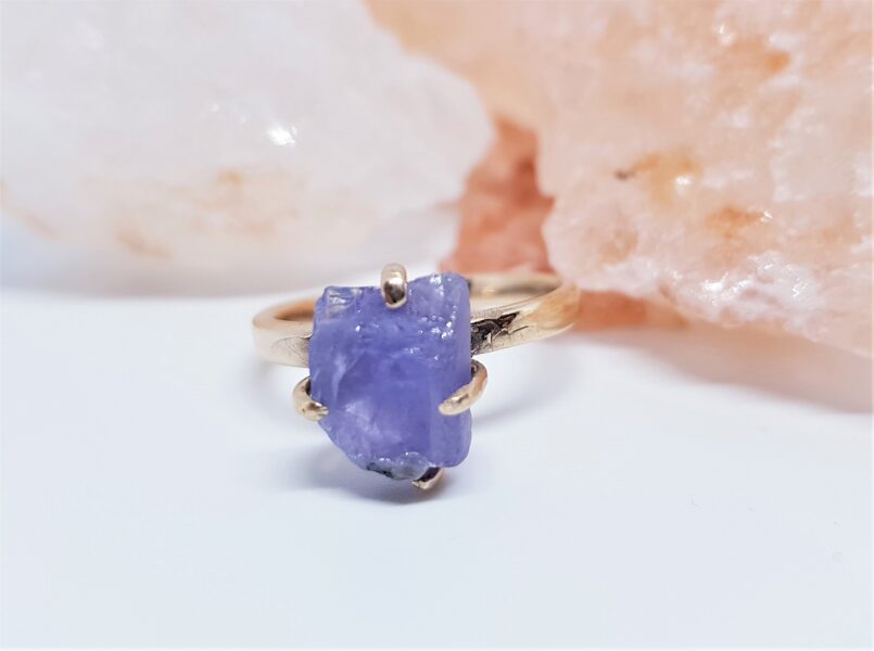 Gold Ring With Tanzanite "Out Of The Ordinary" (plain)