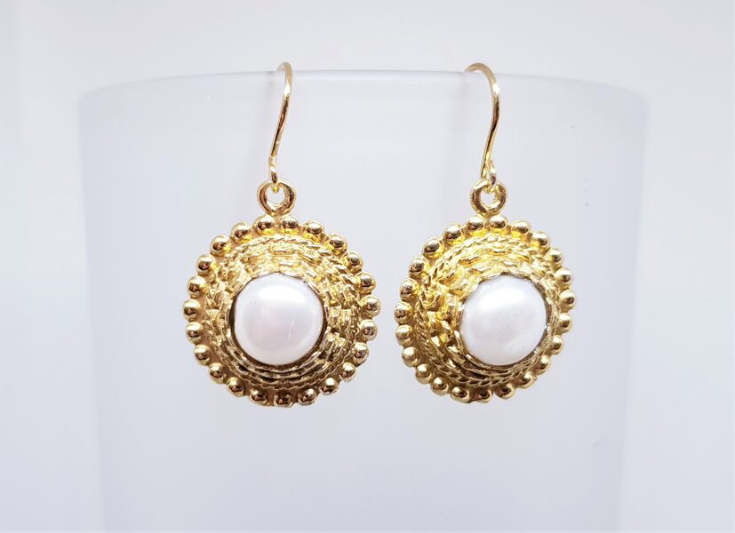 Apzeltīti Saules auskari ar pērli