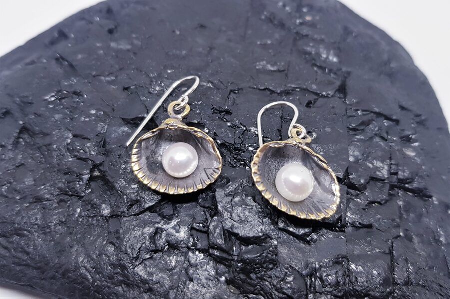 Bronzas auskari "Melnsila gliemežvāki" (vidēji)