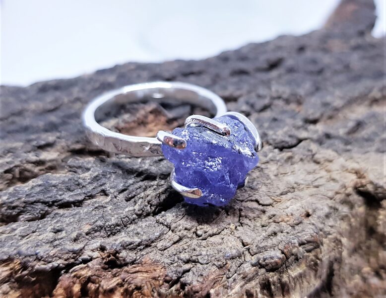 Silver Ring With Tanzanite "Out Of The Ordinary" (rugged)