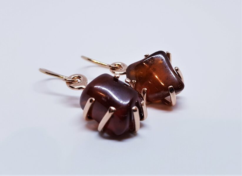 14k Gold Earrings With Garnet "Out Of The Ordinary"