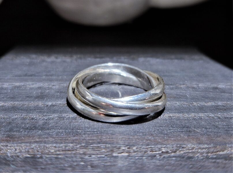 Silberner Trinity-Ring