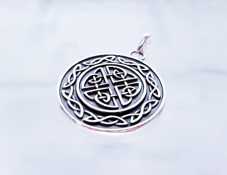 Silberanhänger „Keltischer Schützknoten“