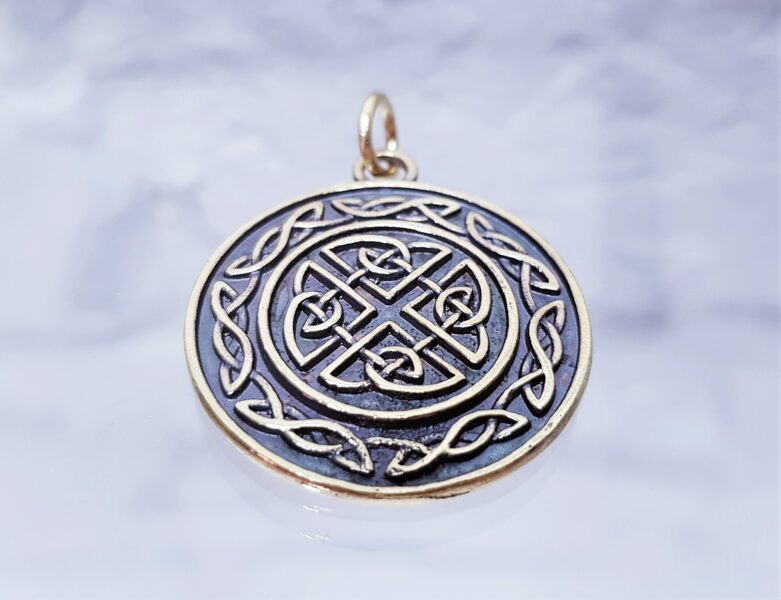 Bronze Pendant "Celtic Node For Protection"
