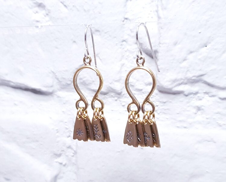 Bronze Earrings with Charms (arcuate)