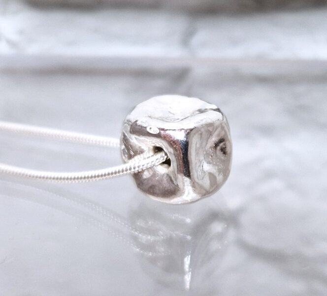 Silver Minimalist Necklace "The Cube" (large)