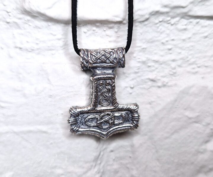 Vikingu sudraba kulons "Tora āmurs" jeb "Mjolnir" (mjiol-nair) (liels)
