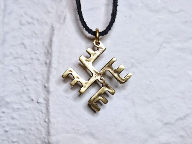 Bronzas kulons "Uguns krusts" (vidējs)